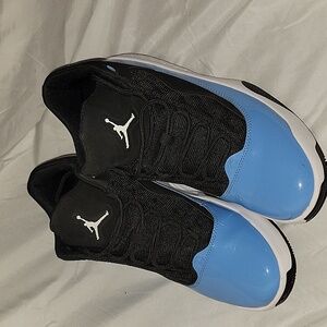 Nike Jordan's 10.5 aura 2 blue